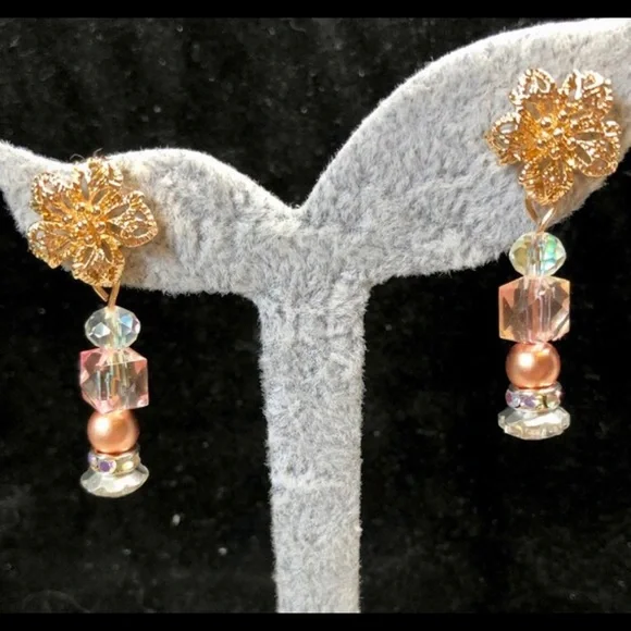 💕✨pretty Swarovski earrings in gold and pink-floral - Picture 4 of 13